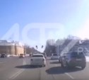 Очевидцы: гонщик на Subaru Forester чуть не устроил ДТП в центре Южно-Сахалинска