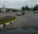 Автомобили не поделили полосу на кольце в Южно-Сахалинске