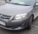 В Луговом неизвестный столкнулся с Toyota Corolla Fielder и скрылся с места происшествия
