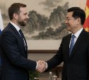 Изучение одного иностранного языка сильно увеличивает зарплату у россиян
