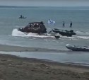 С ветерком на джипе: сахалинцы отмечают день ВМФ