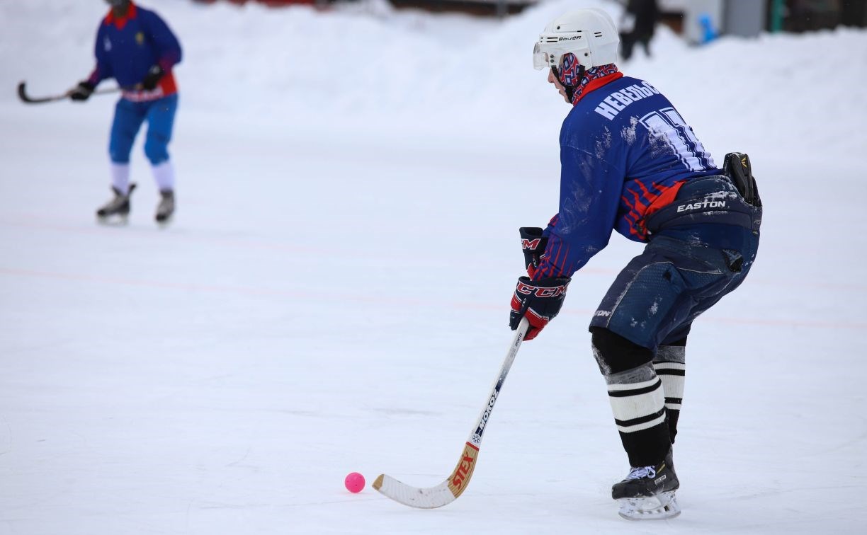 Сахалинские хоккеисты с мячом разыграли кубок чемпионов