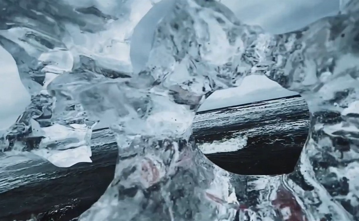  "Ювелирная работа": сахалинец показал на видео завораживающую ледяную скульптуру