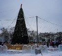 На главной ёлочке Корсакова зажгли новогодние огни
