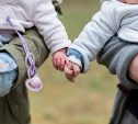 Сахалинка десять лет получала выплаты на детей по поддельным свидетельствам об их рождении