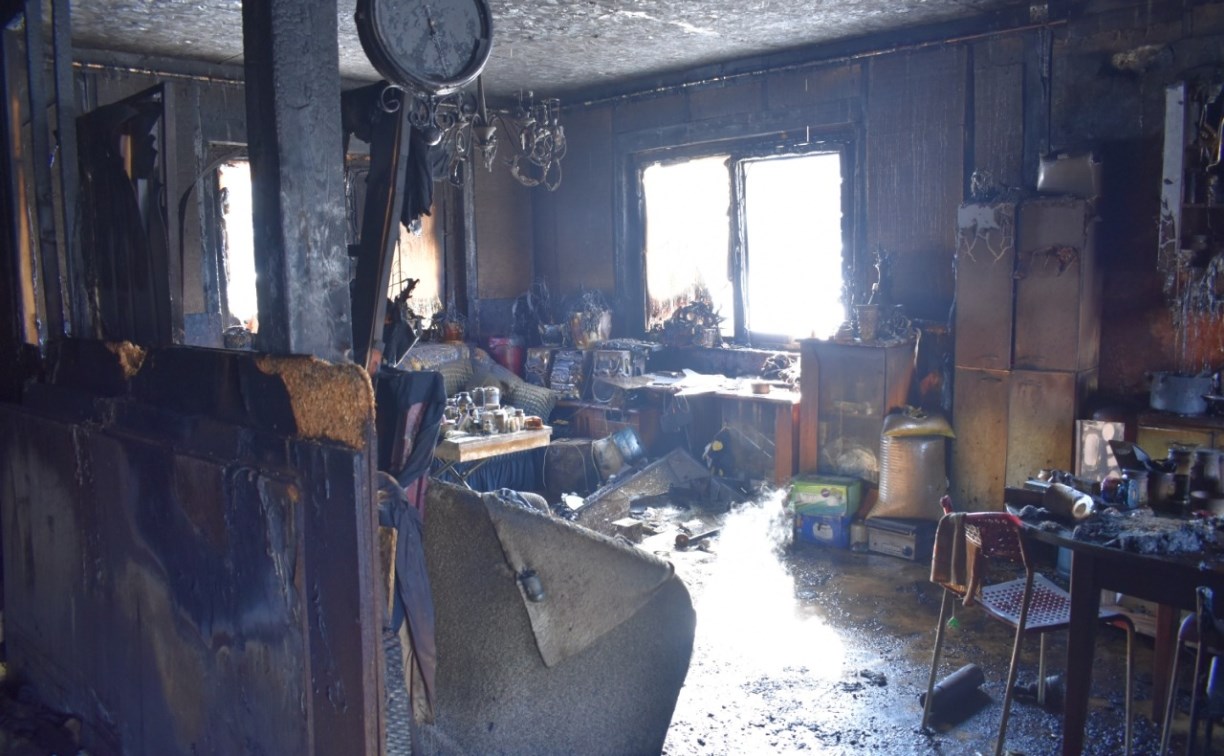 Семье из сгоревшего дома в Южно-Сахалинске окажут помощь