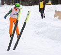 Около 50 лыжников прыгнули с трамплинов в Южно-Сахалинске