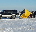 Внедорожник переехал палатку рыбаков в Охинском районе 