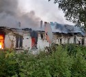 Восьмиквартирный жилой дом сгорел в одном из СНТ Южно-Сахалинска