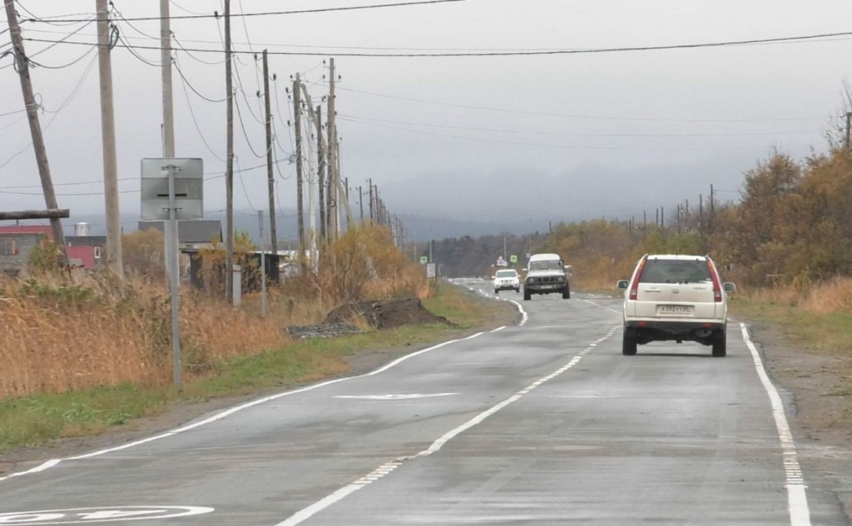 Четыре несанкционированных фонаря отвечают за дорожную безопасность села на юге Сахалина