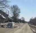 Часть дороги в Луговом завалили снегом