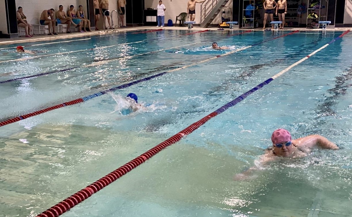 Анивчане стали лучшими на чемпионате по плаванию среди инвалидов