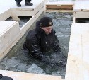 Водолазы обследовали купель на озере Верхнем в Южно-Сахалинске