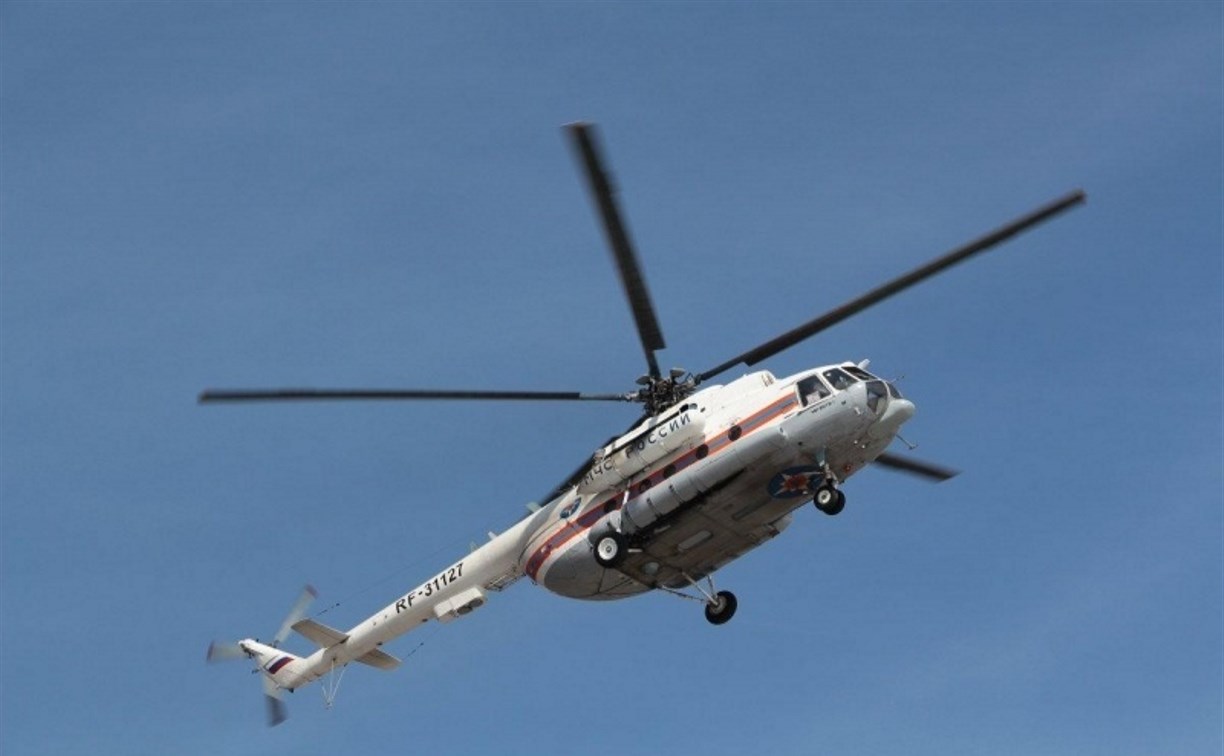 Двух пациентов на вертолёте МЧС привезут из Тымовского в Южно-Сахалинск
