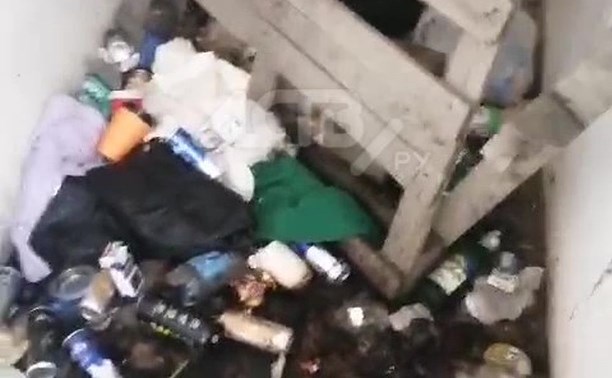 "Творится полное безобразие": сахалинец показал на видео состояние общественного туалета на трассе