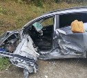 Автомобиль Kia Rio на Сахалине влетел в большегруз, водителя госпитализировали
