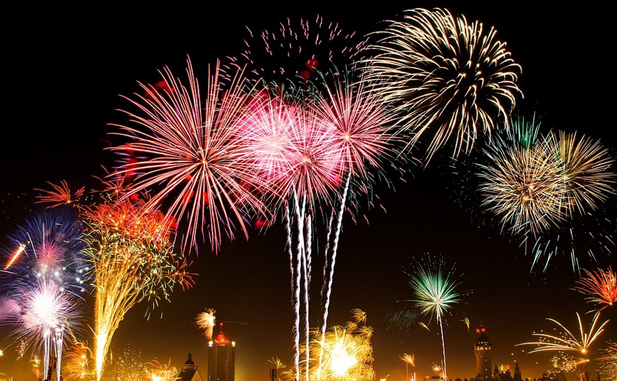 Южносахалинцам предлагают выбрать время празднования Нового года