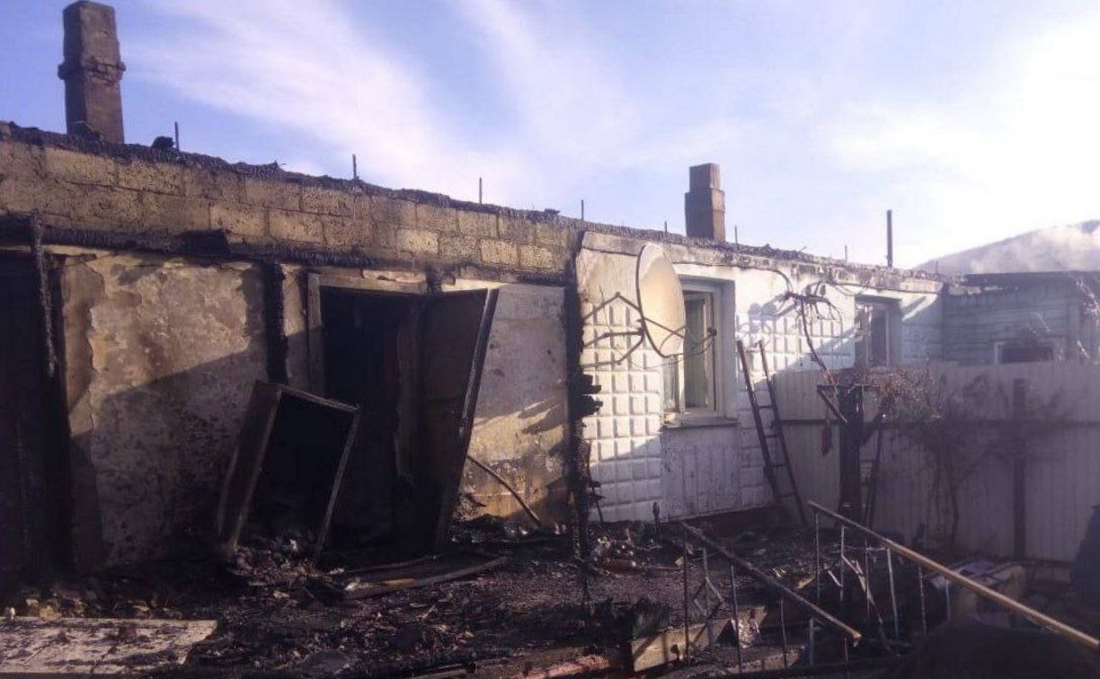 Две семьи остались без жилья из-за пожара в Поречье