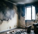 В Охе из задымленной квартиры эвакуировали женщину