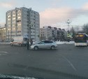 Очевидцы: Prius и автомобиль скорой помощи столкнулись в Южно-Сахалинске