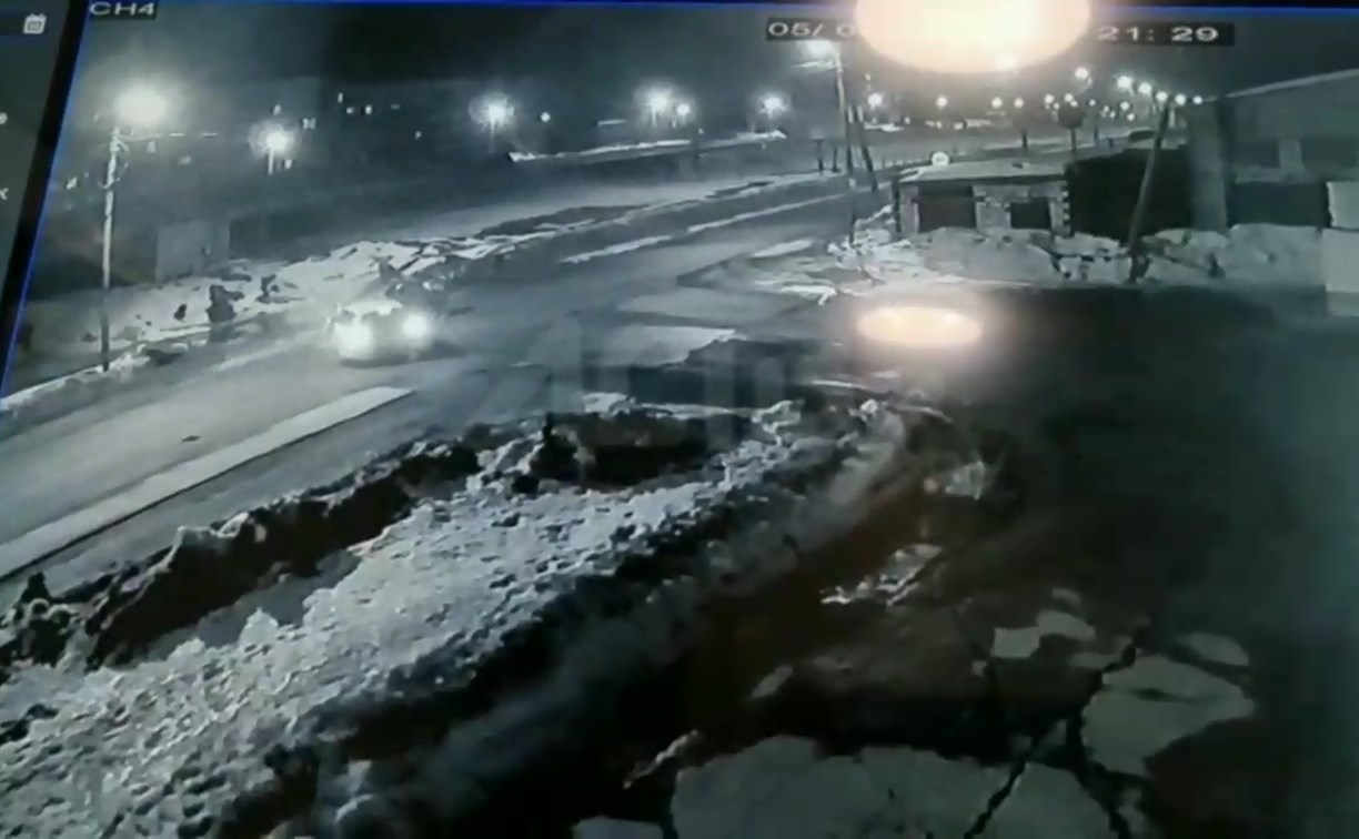 Очевидцы: женщина-водитель погибла в ДТП в Невельске