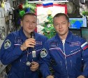 Российские космонавты поздравили землян с Новым годом