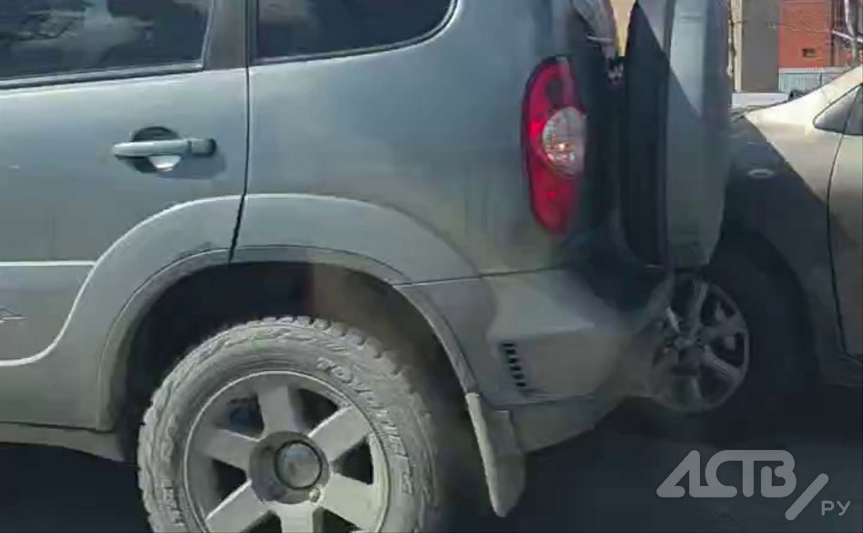 Три автомобиля столкнулись на проспекте Мира в Южно-Сахалинске