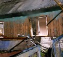 Сахалинцев просят помощь землячке, оставшейся без дома и курятника во время пожара