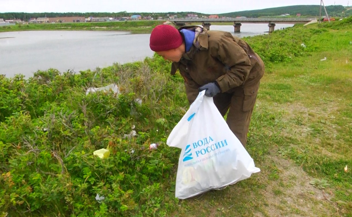 Сахалинские озёра Изменчивое и Тунайча очистили от мусора