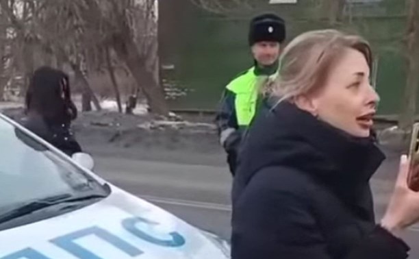 "Юляааа!": в Благовещенске на видео сняли реакцию пьяной автоледи на эвакуацию машины