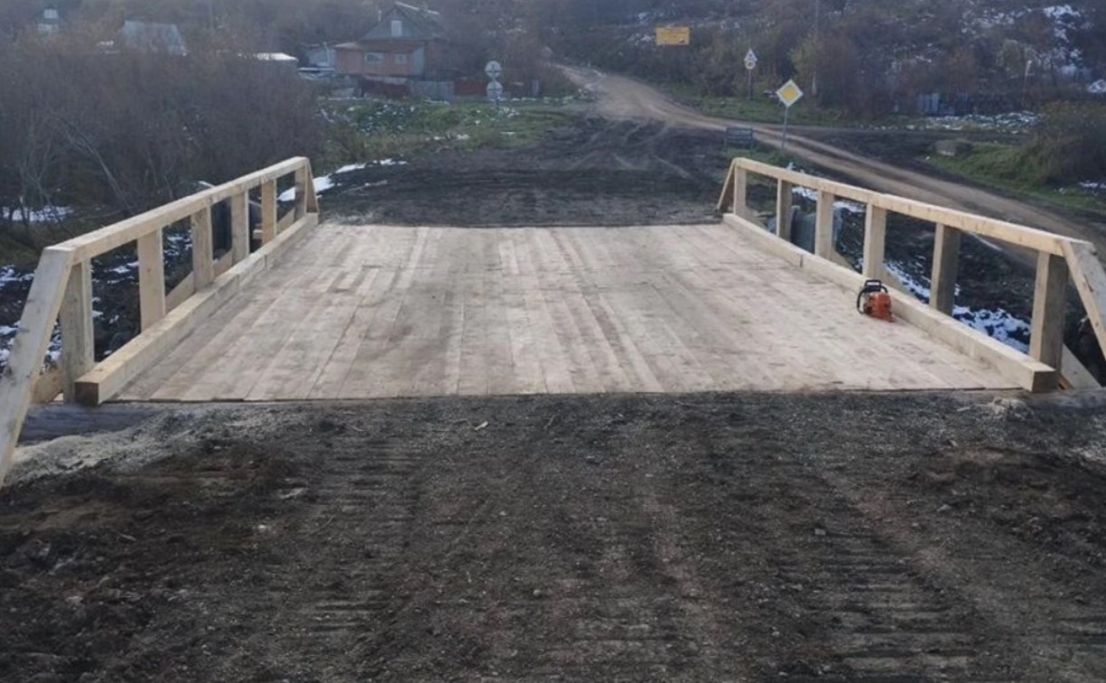 На Сахалине отремонтировали 2,9 км грунтовки, связывающей три села с "большой землей"