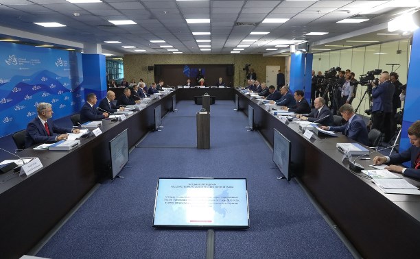 Александр Козлов: дальневосточники чаще других россиян умирают в ДТП Александр Козлов: дальневосточники чаще других россиян умирают в ДТП