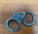 В Холмске в заброшенной машине нашли труп мужчины
