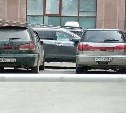 Два автохама на два часа заблокировали авто нескольких организаций в Южно-Сахалинске 