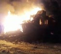 Пожарным Южно-Сахалинска пришлось тушить снесенный барак