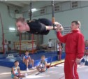Чемпион России прибыл на Сахалин, чтобы опробовать новый инвентарь для гимнастов (ФОТО)