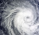 Ураган на Курилах, задержаны рейсы, стоит паром: что уже натворил циклон в Сахалинской области