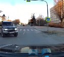 Девушка на "Паджеро" из-за резкого манёвра едва не попала ДТП в Южно-Сахалинске