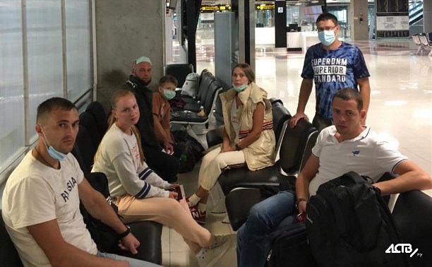 Сахалинские туристы с другими россиянами оказались закрыты в аэропорту Сеула