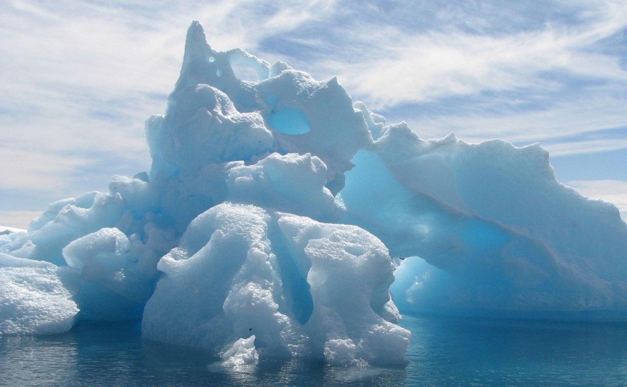 Выходить на лед залива Мордвинова крайне опасно 