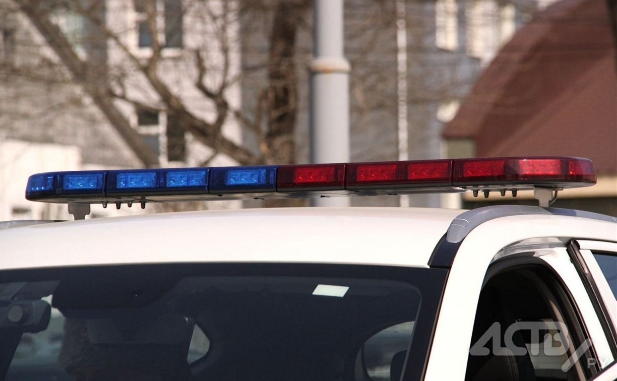 Неизвестный автомобиль наехал на Toyota Passo и скрылся с места ДТП в Южно-Сахалинске