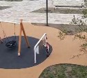 Инсталляция во дворе Южно-Сахалинска отозвалась головной болью у горожан