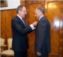 Сахалинскому губернатору вручен нагрудный знак министерства иностранных дел РФ 