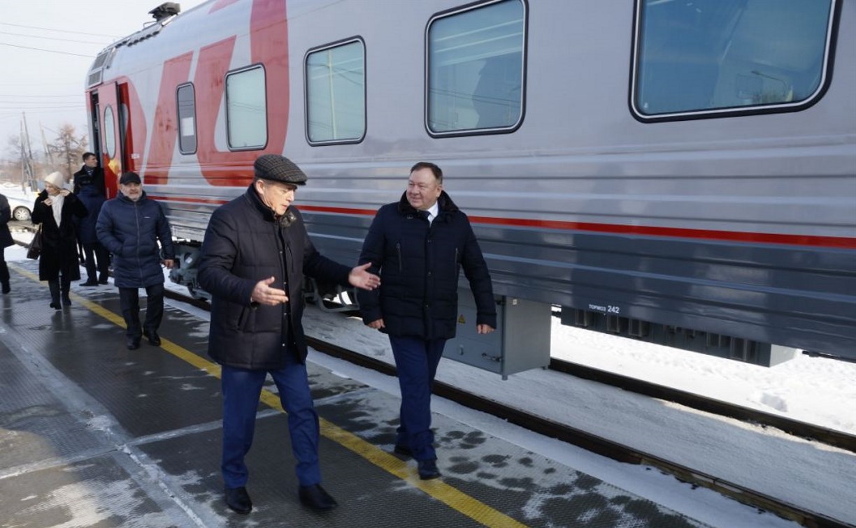 Новый подвижной состав железной дороги презентовали в Южно-Сахалинске