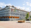 К началу августа в Южно-Сахалинске отремонтируют фасад и крышу школы № 21