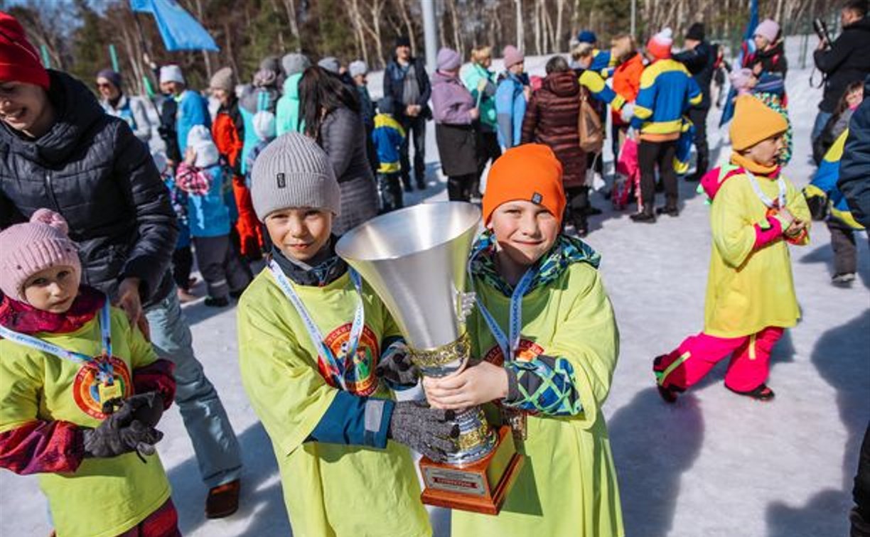 "Солнышко" из Южно-Сахалинска впервые выиграло суперкубок "Хоккей в валенках"