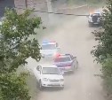 Очевидец: иностранец-лишённик в Корсакове чуть не сбил детей, пытаясь уйти от погони