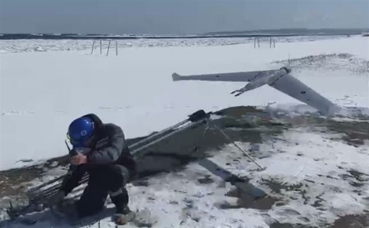 Сахалинские спасатели подняли в воздух БПЛА для "охоты" на выходящих на лёд рыбаков