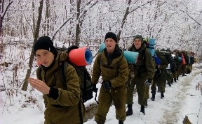 Поход на выживание провели в горах Сахалина юные десантники