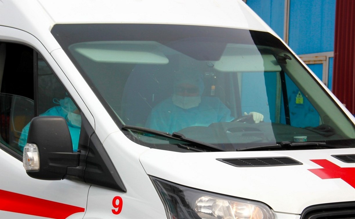На Сахалине власти проверят, как выплачивают премии сотрудникам скорой помощи